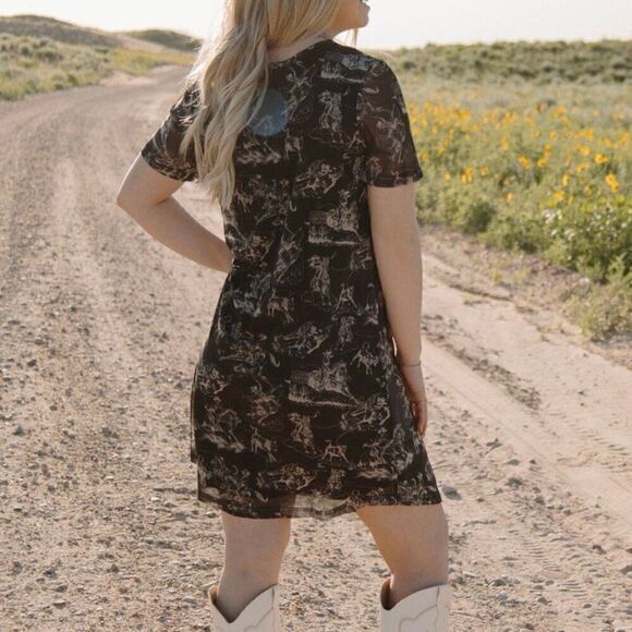 NEW WESTERN RODEO ROAD MESH DRESS - Picture 3 of 9